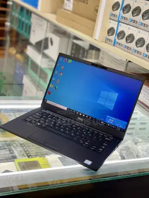 Laptop Dell Latitude 7390 8GB Intel Core I5 SSHD (Hybrid) 256GB