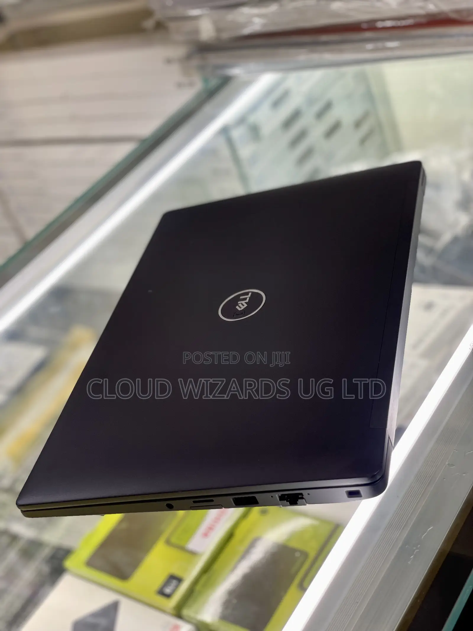 Laptop Dell Latitude 7390 8GB Intel Core I5 SSHD (Hybrid) 256GB