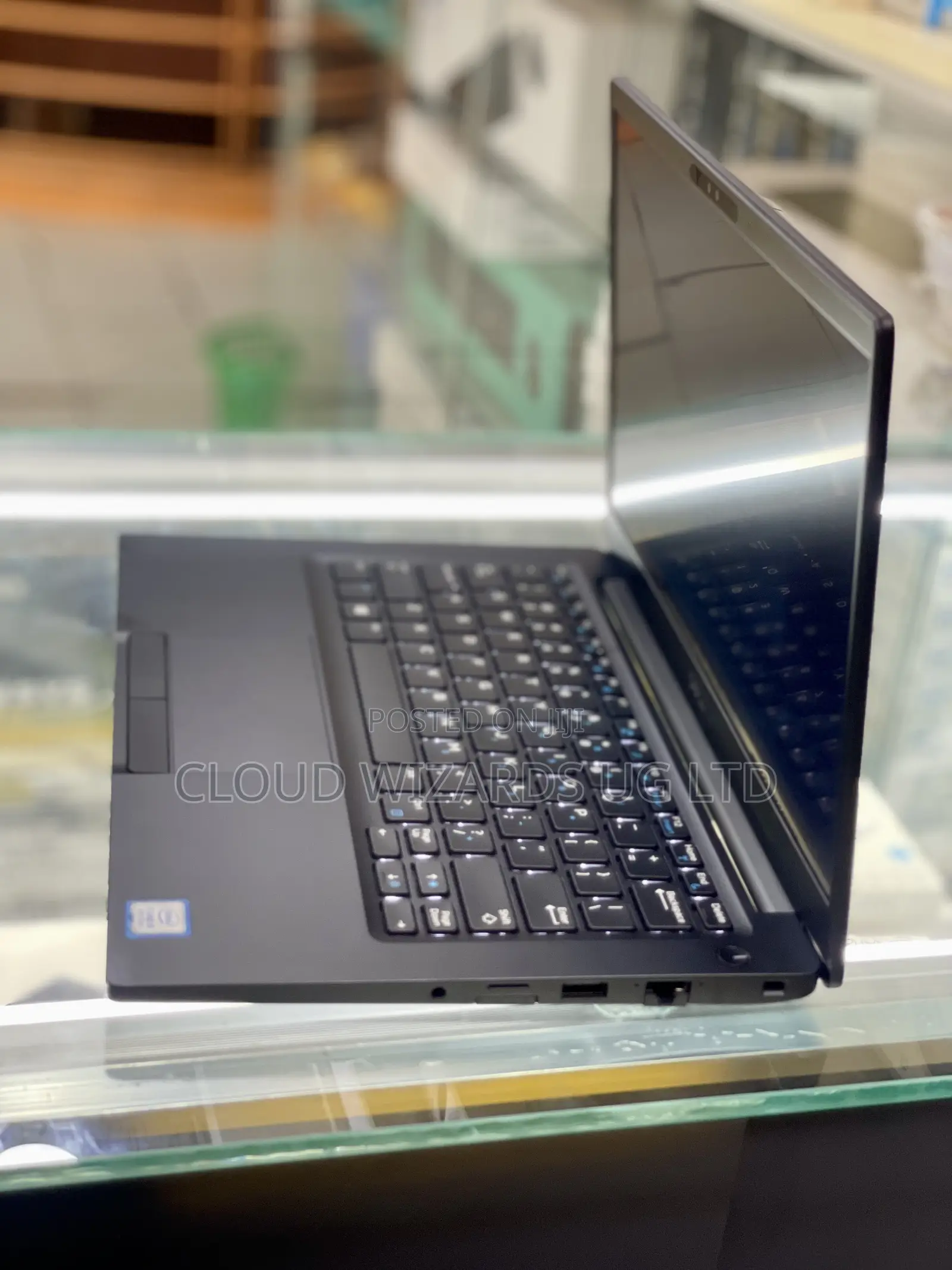 Laptop Dell Latitude 7390 16GB Intel Core I7 SSHD (Hybrid) 256GB