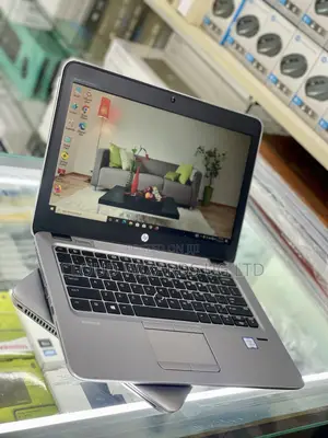 Laptop HP EliteBook 820 G3 8GB Intel Core I5 SSHD (Hybrid) 256GB