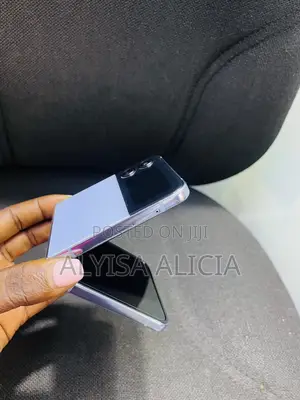 Samsung Galaxy Z Flip4 128 GB Purple