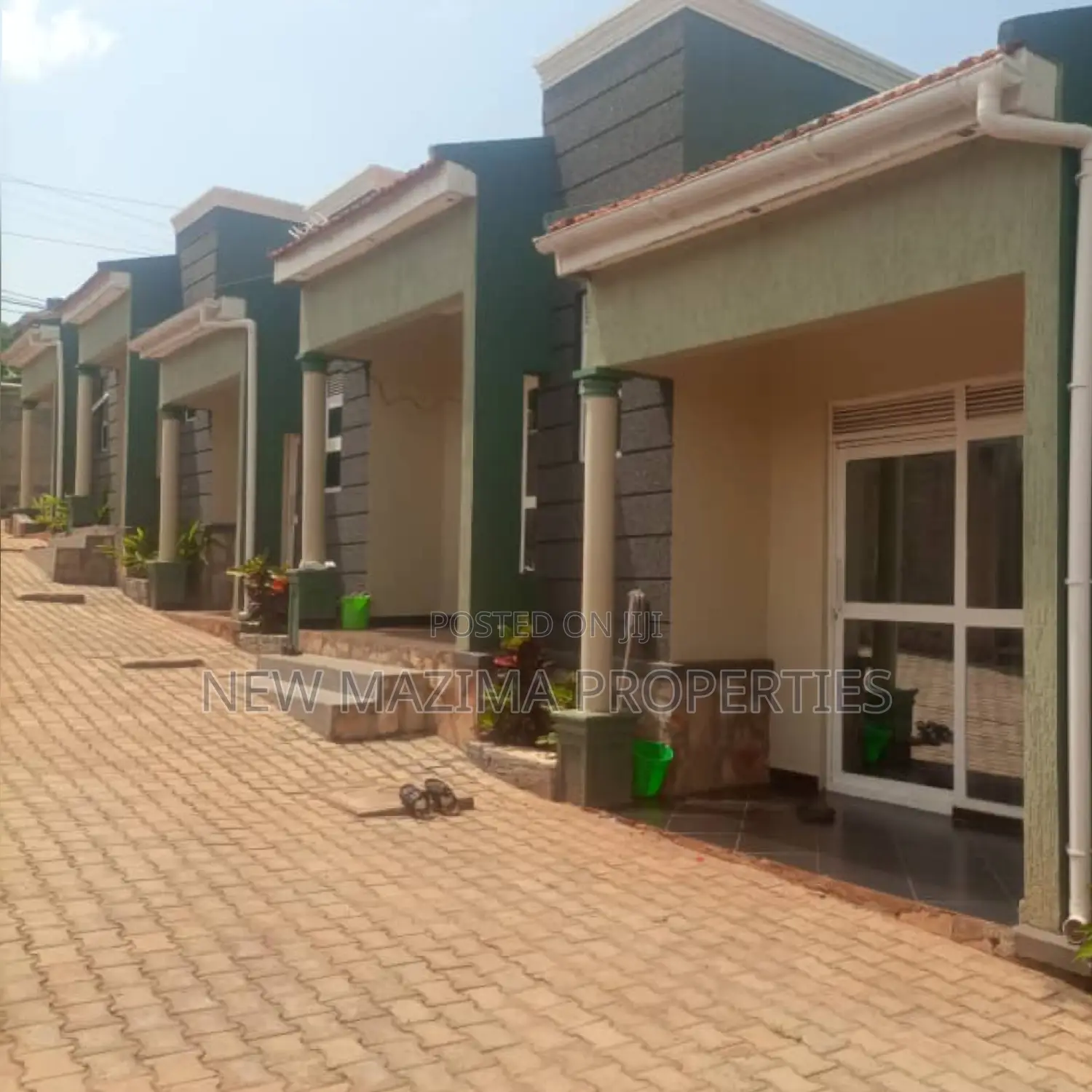 6bdrm House in Seguku Heights, Division A for sale