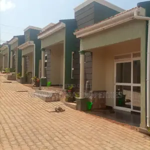 6bdrm House in Seguku Heights, Division A for sale