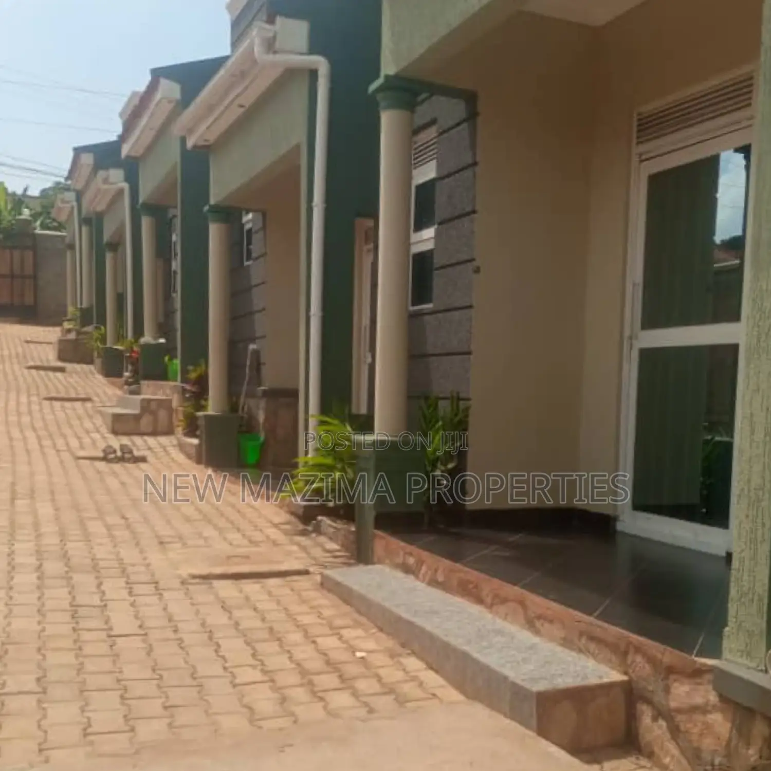 6bdrm House in Seguku Heights, Division A for sale