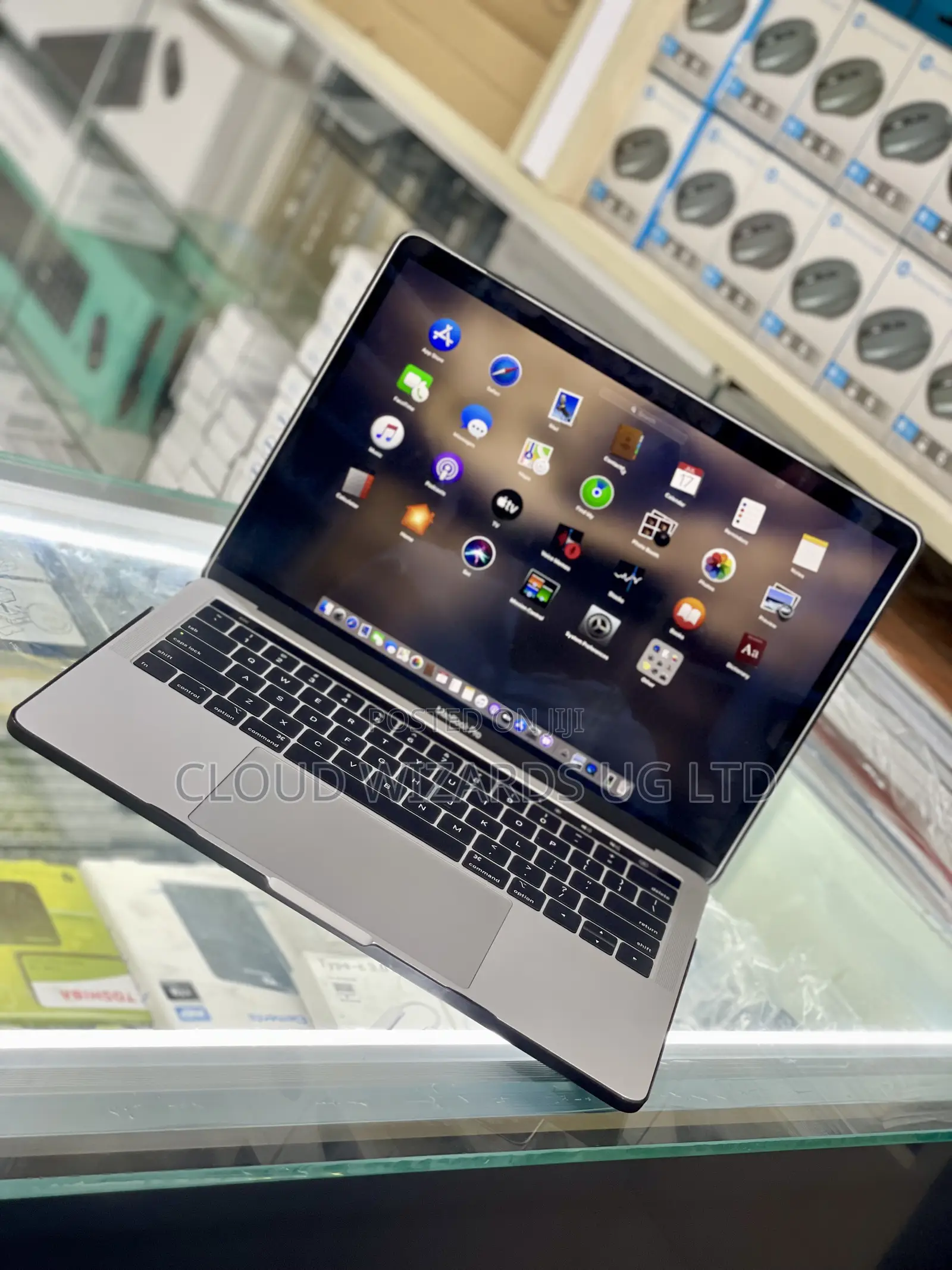 Laptop Apple MacBook Pro 2018 16GB Intel Core I5 SSHD (Hybrid) 512GB