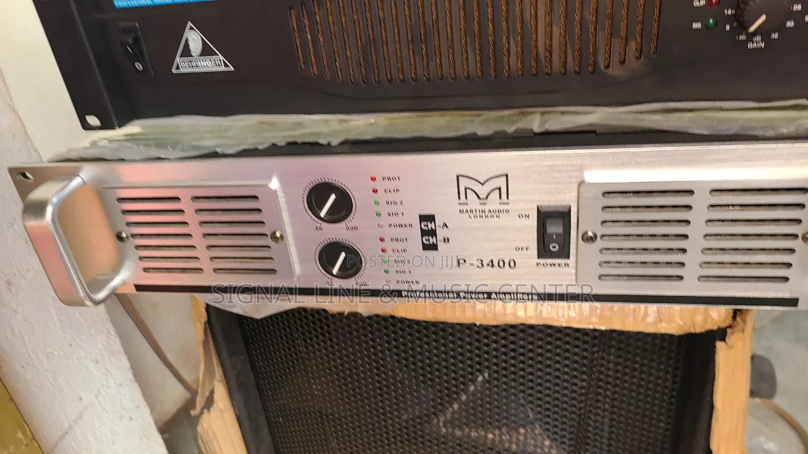 Martin Audio 3400 Amplifier Silliver