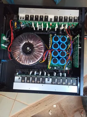 Martin Audio 3400 Amplifier Silliver