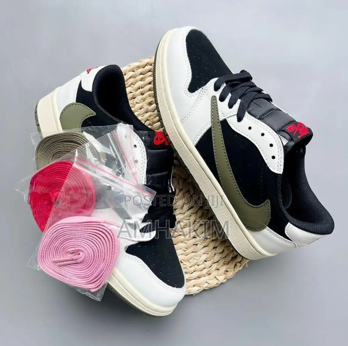 Air Jordan 1 Low Travis Scot in Stock