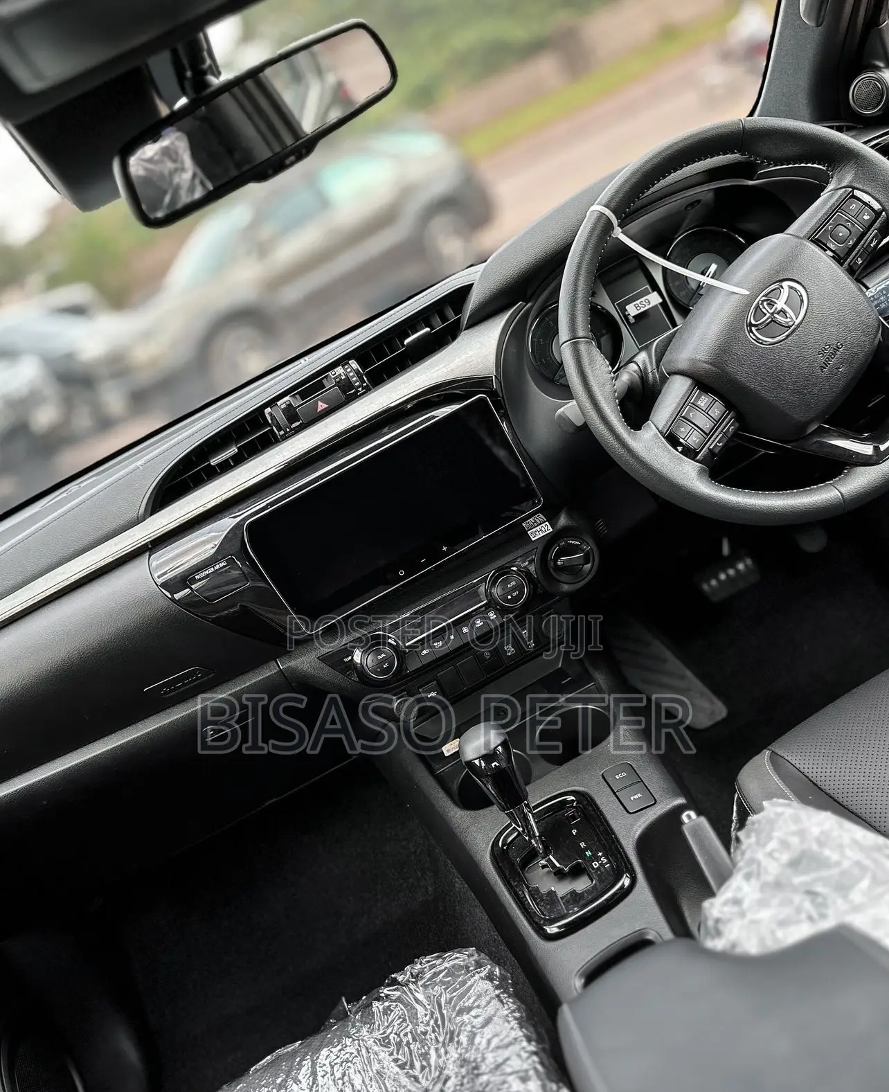 Toyota Hilux 2024 Gray
