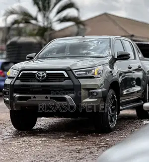 Toyota Hilux 2024 Gray