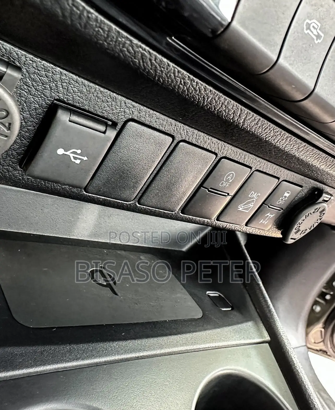Toyota Hilux 2024 Gray