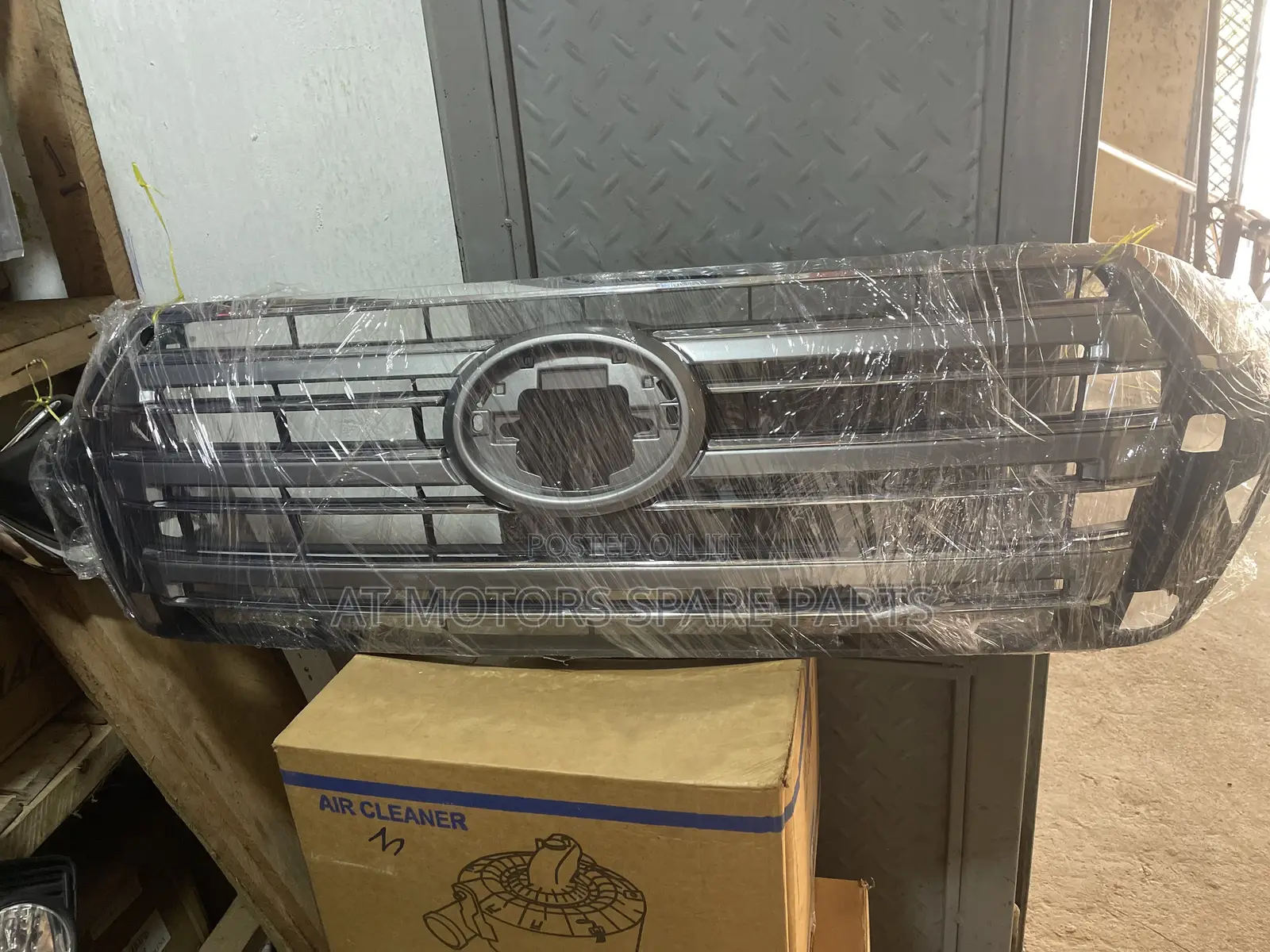 Grill for Toyota Land Cruiser 2016