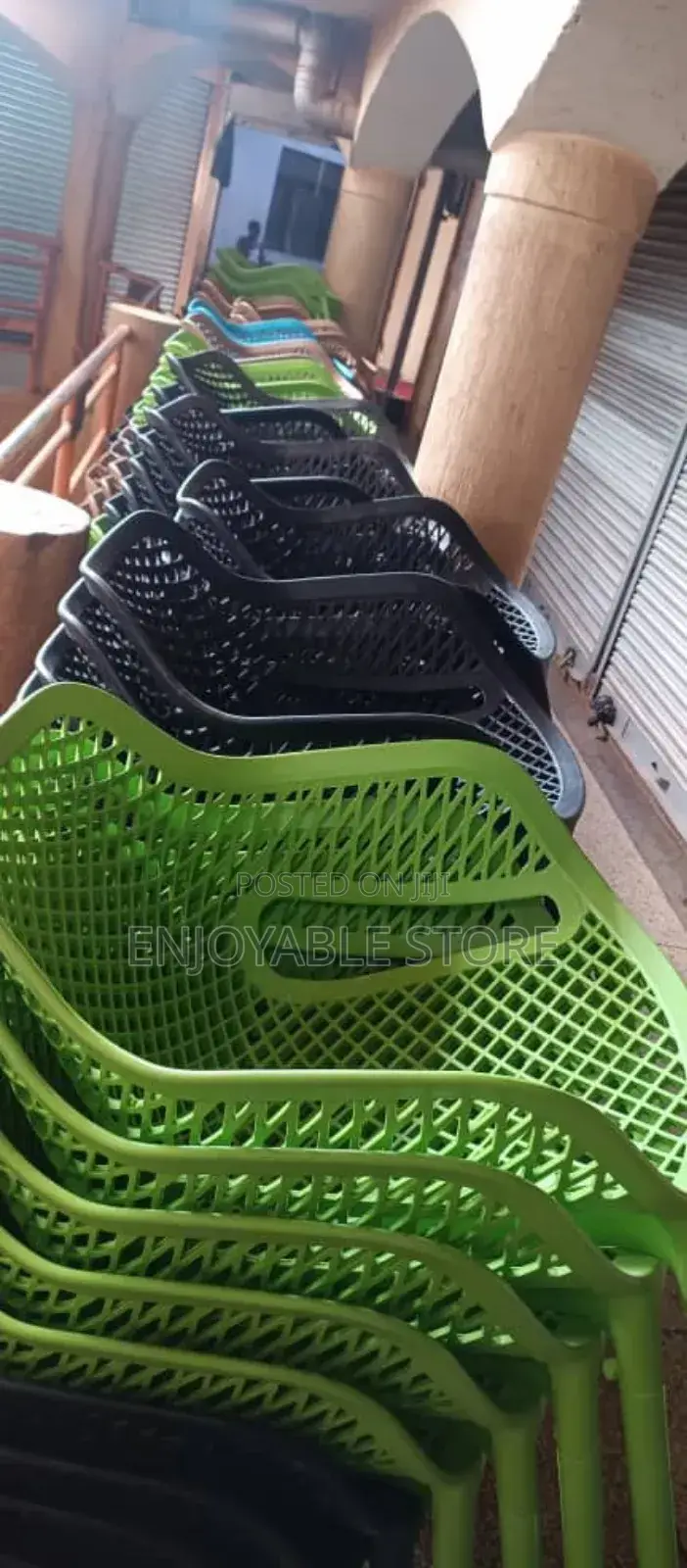 New Stock Portable Plastic Chairs(Armrest)