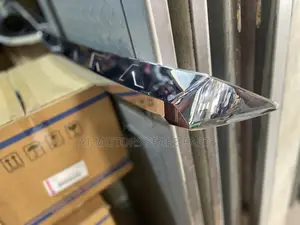 Nissan Navara 2020 Chrome Bonnet