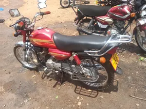Hero Dawn 100 2019 Red