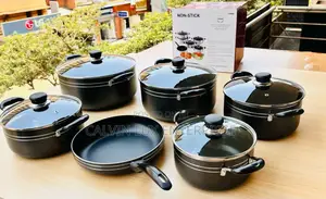 Photo - Black Saucepan Dishes Tornado