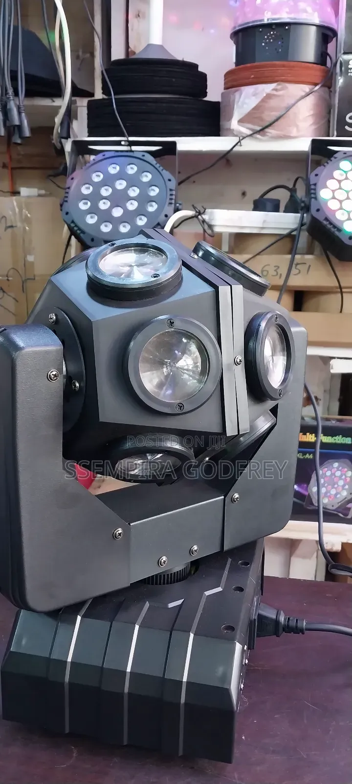 Moving Head With Music Sound Effects and Colours