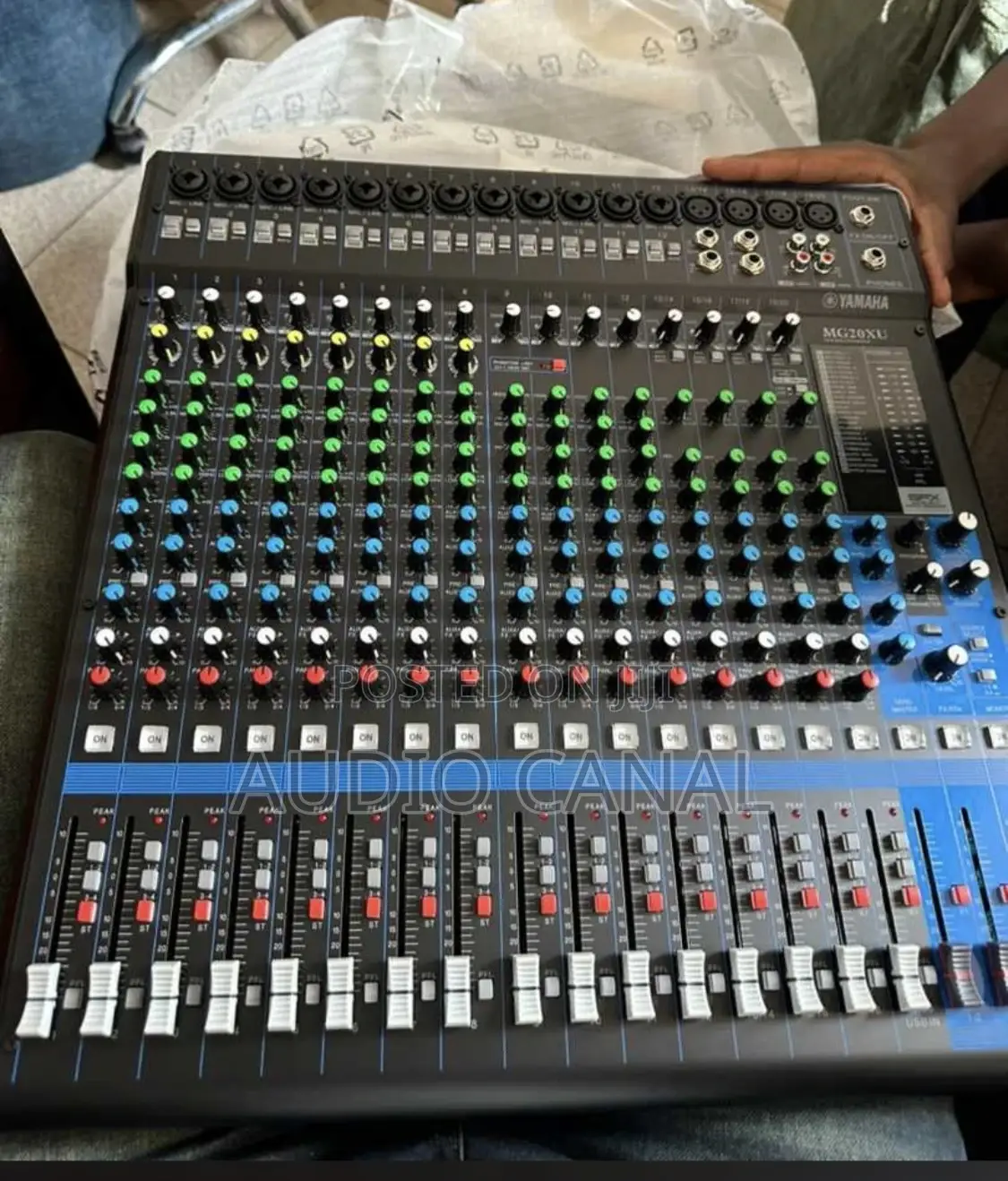 MG20 XU Live Mixer