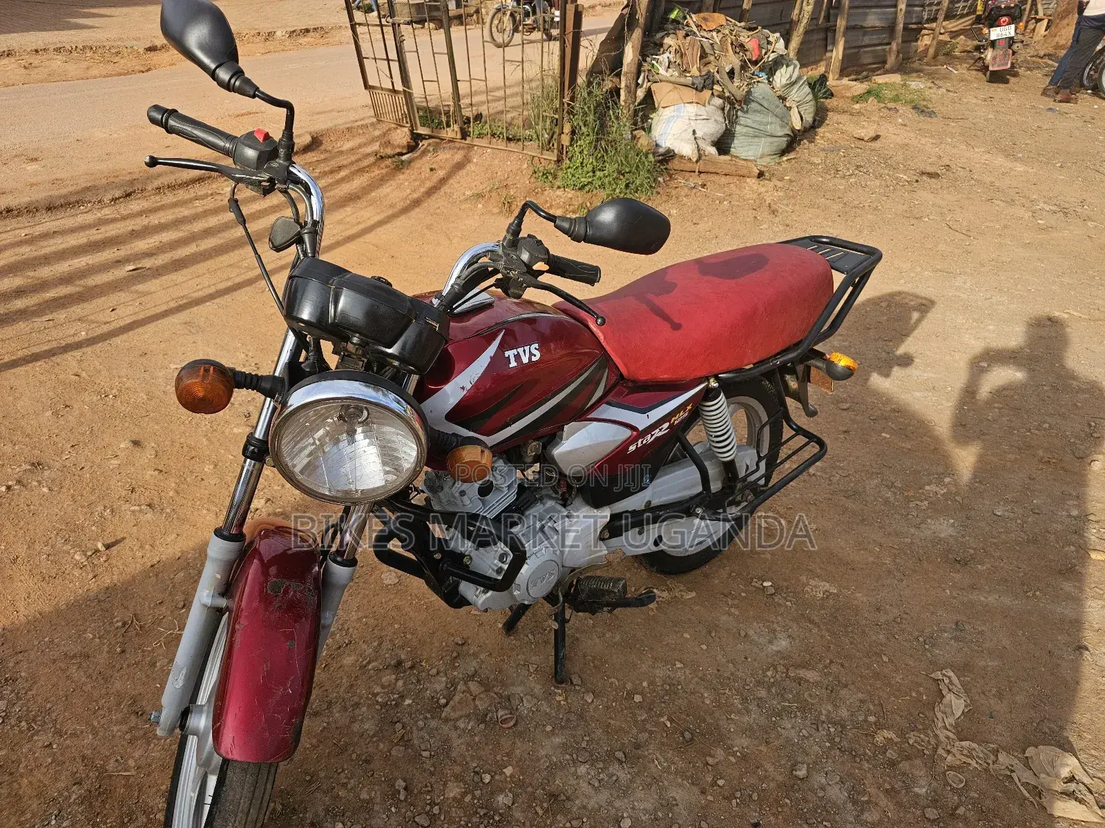 TVS HLX 125 2022 Red