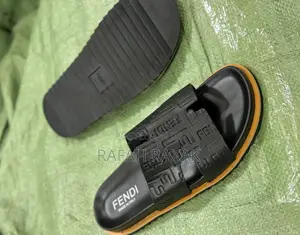 Original Men’S Luxury Fendi Push in Leather Sandals
