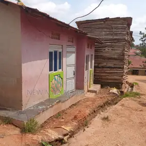 2bdrm House in Kawempe Kawanda, Division A for sale