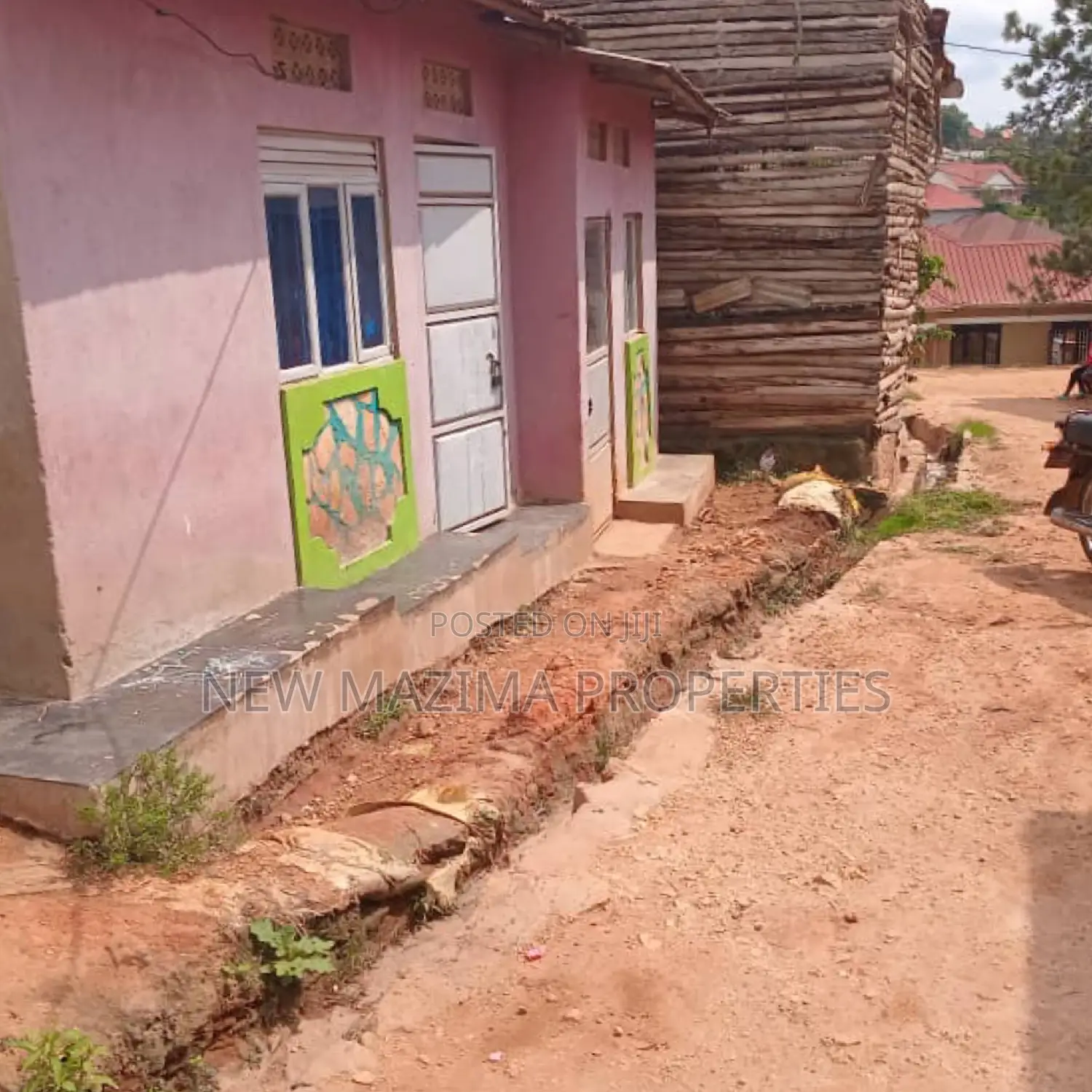 2bdrm House in Kawempe Kawanda, Division A for sale