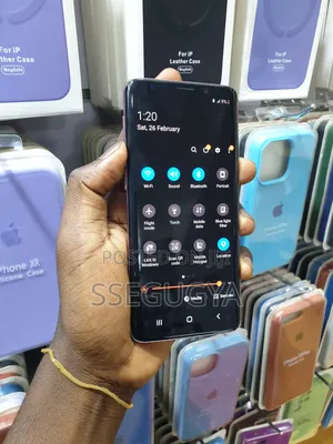 Photo - New Samsung Galaxy S9 64 GB Pink
