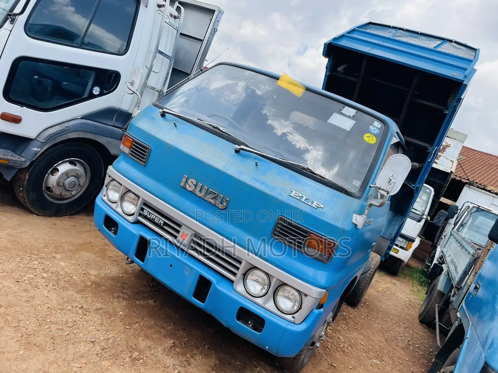 Isuzu Dumper Round Light