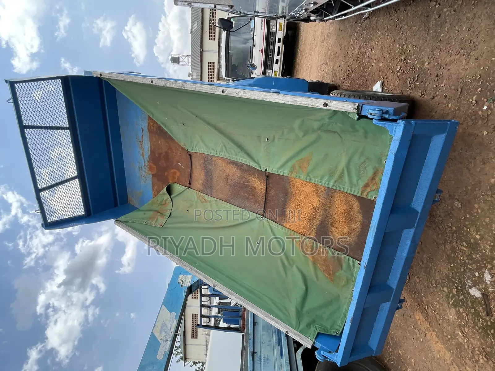 Isuzu Dumper Round Light