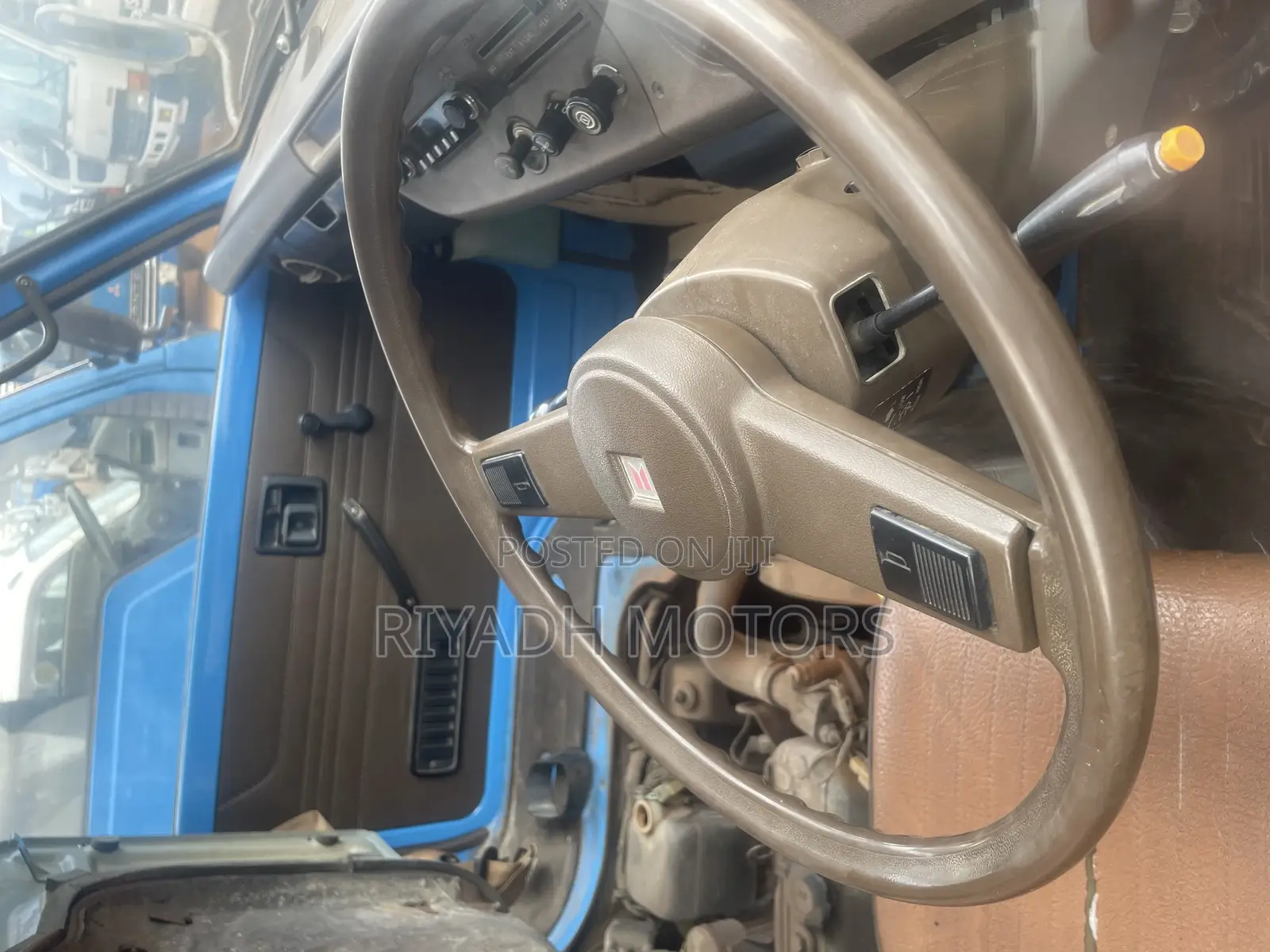 Isuzu Dumper Round Light