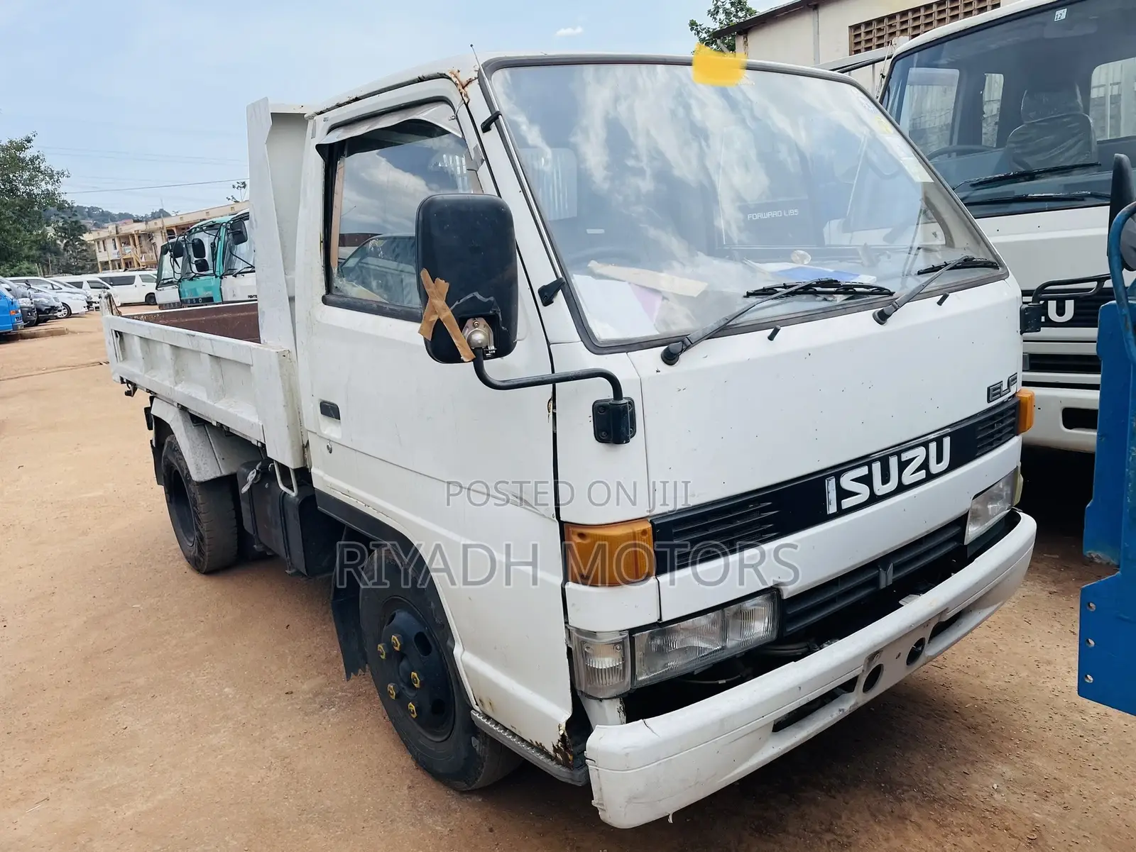 Isuzu Dumper