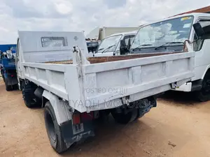 Isuzu Dumper