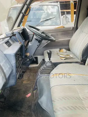 Isuzu Dumper
