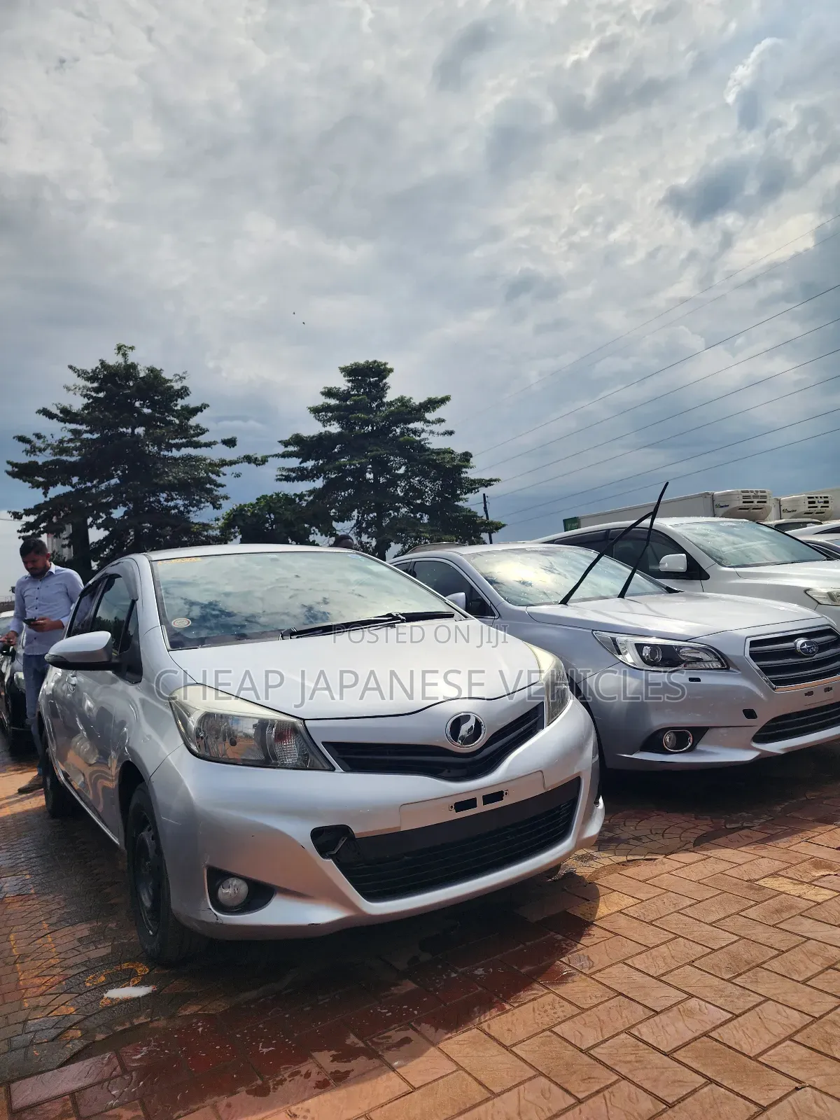 Toyota Vitz 1.3 FWD 5dr 2011 Silver
