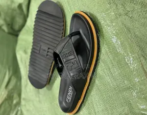 Original Men’S Classic Fendi Slipper Leather Sandals