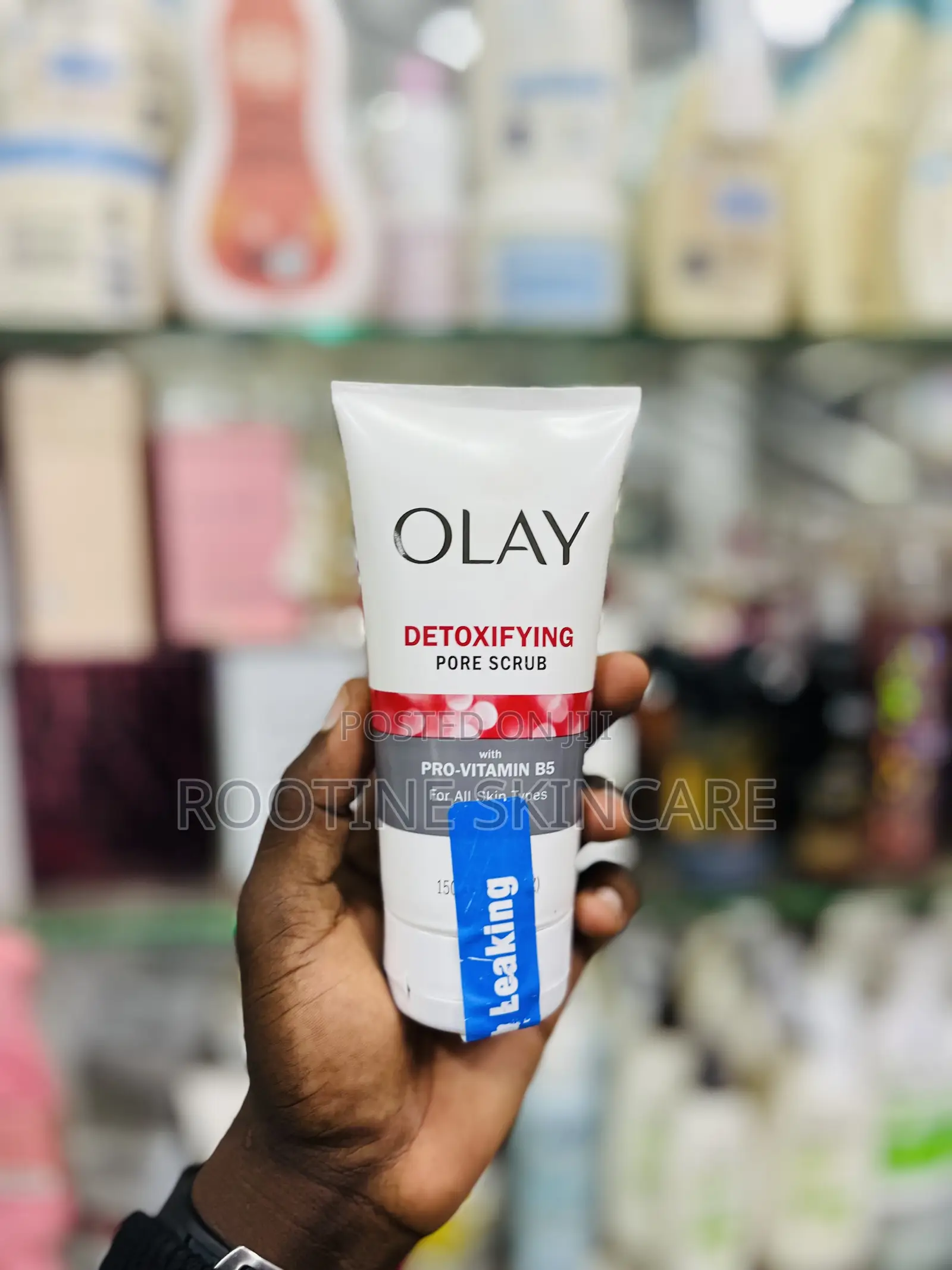 Olay Regenerist Detoxifying Pore Scrub With Vitamin B5