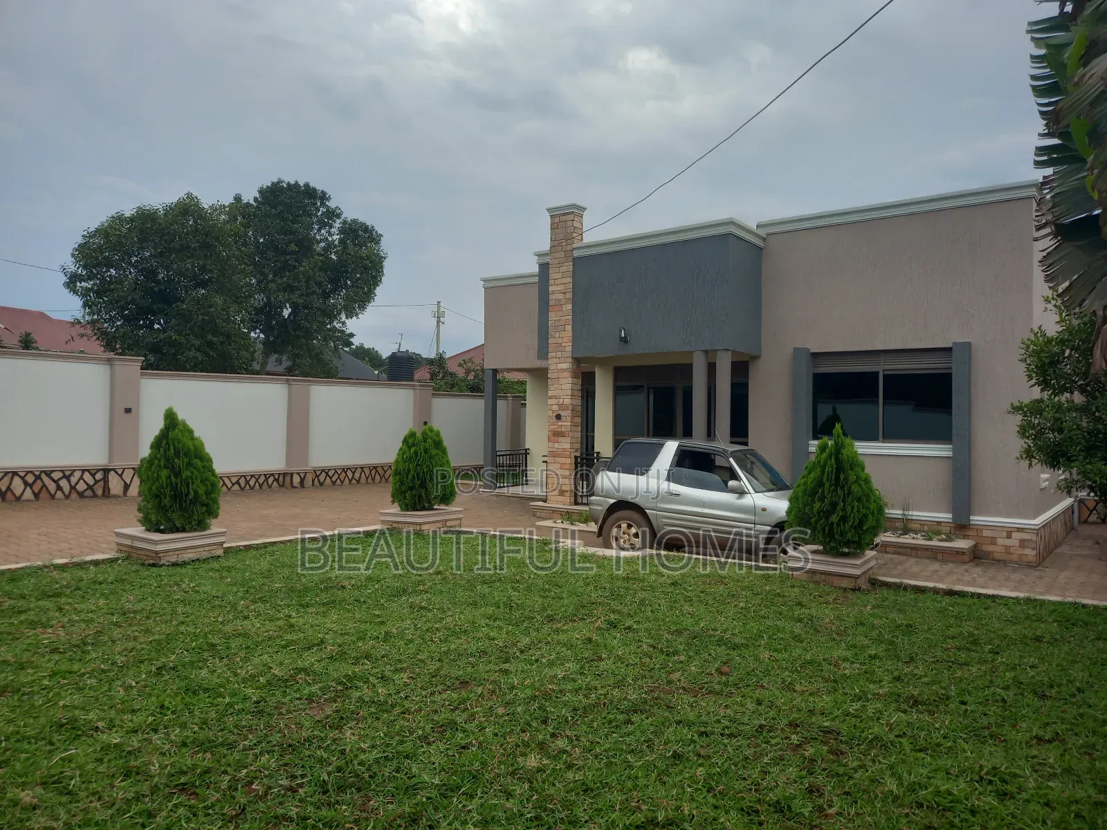 Furnished 4bdrm House in Kira for sale