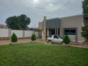 Furnished 4bdrm House in Kira for sale