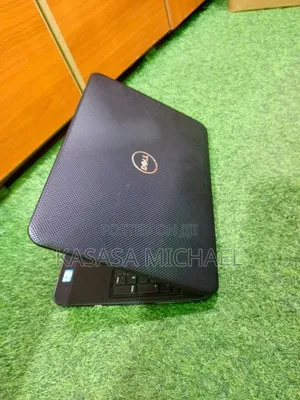 Laptop Dell Vostro 2520 8GB Intel Core I3 HDD 500GB