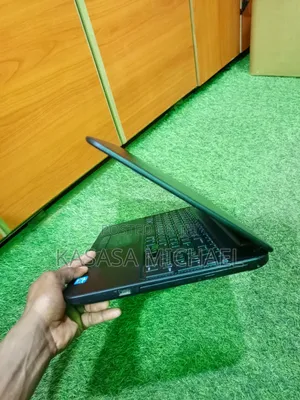 Laptop Dell Vostro 2520 8GB Intel Core I3 HDD 500GB