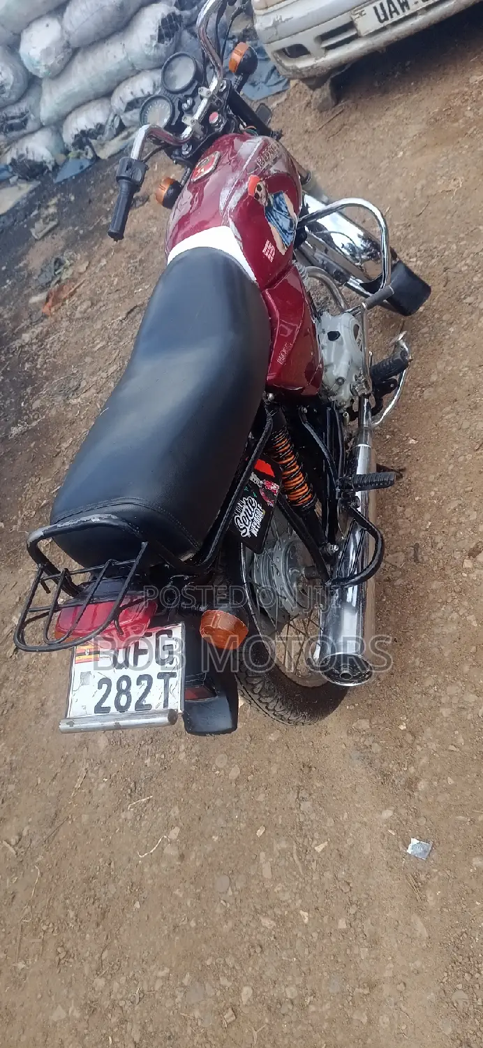 Bajaj Boxer 100 2022 Red