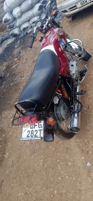 Bajaj Boxer 100 2022 Red