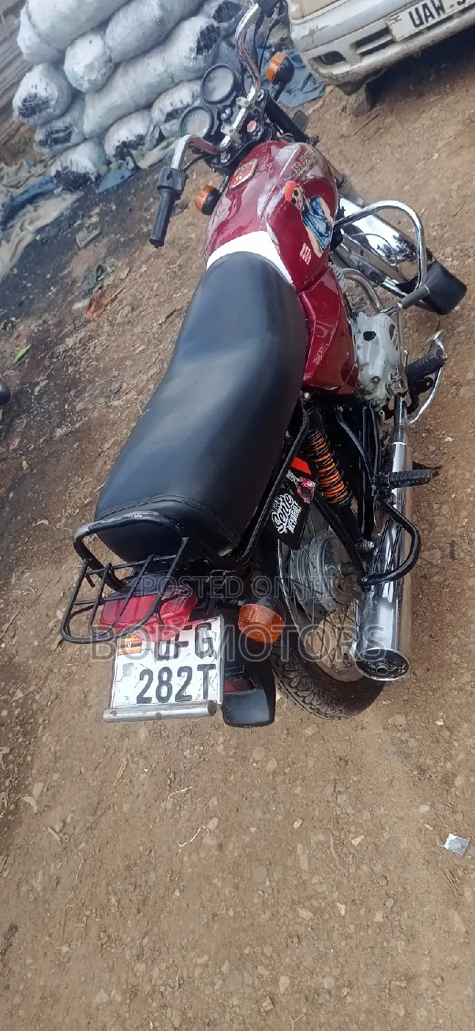 Bajaj Boxer 100 2022 Red