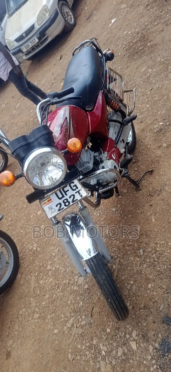 Bajaj Boxer 100 2022 Red