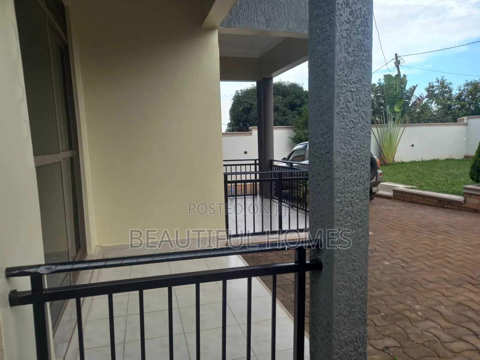 Furnished 4bdrm Maisonette in Kira for sale