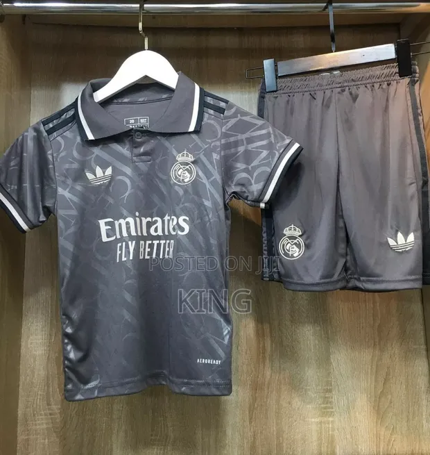 ウェア Real Madrid 24-25 3rd uniform Real Madrid 24/25 3rd Jersey