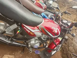 TVS HLX 125 2022 Red