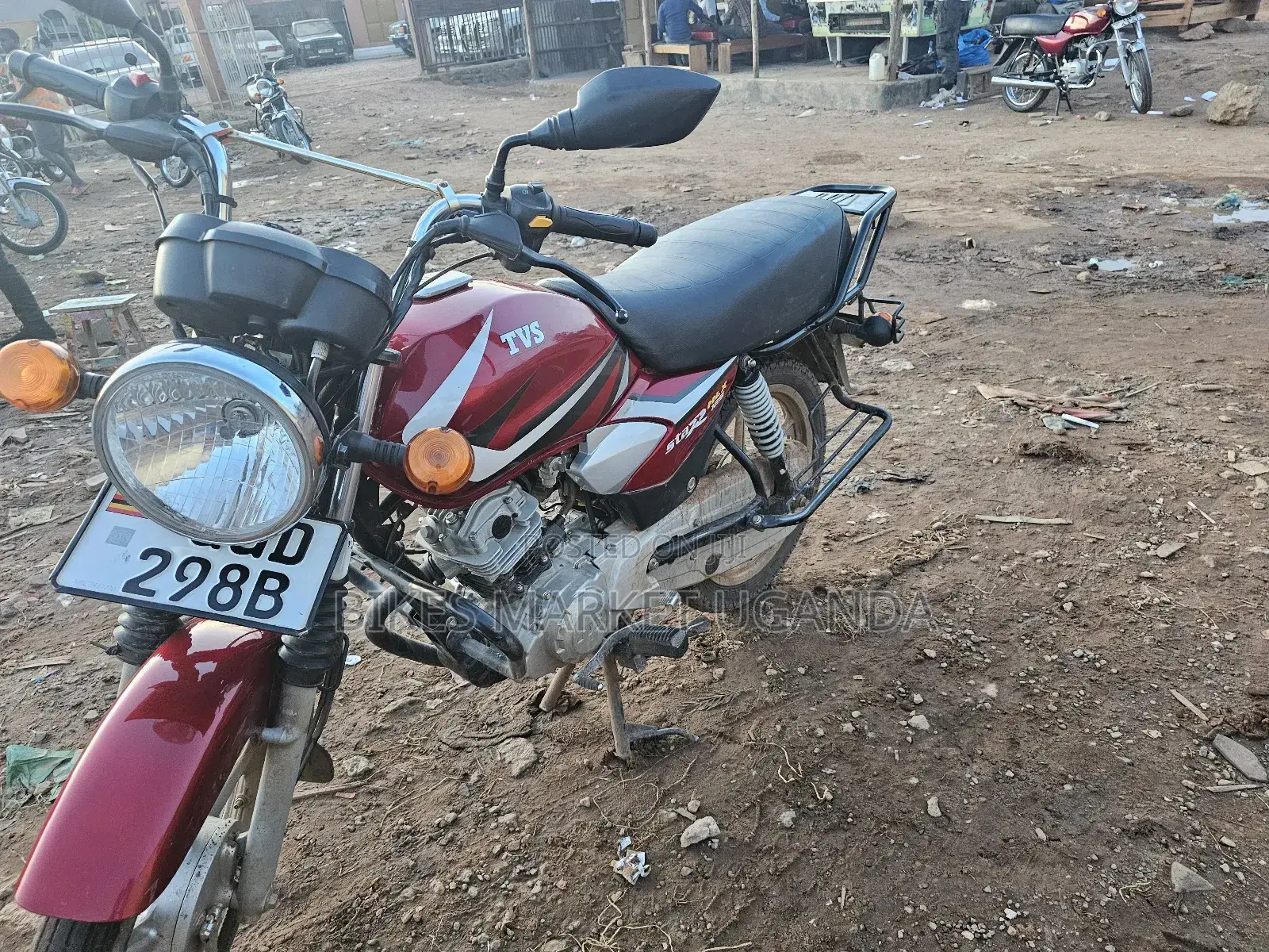 TVS HLX 125 2024 Red