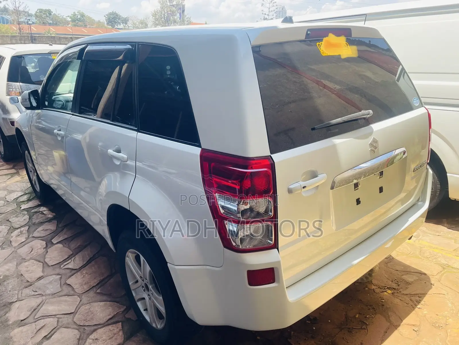 Suzuki Escudo 2015 White