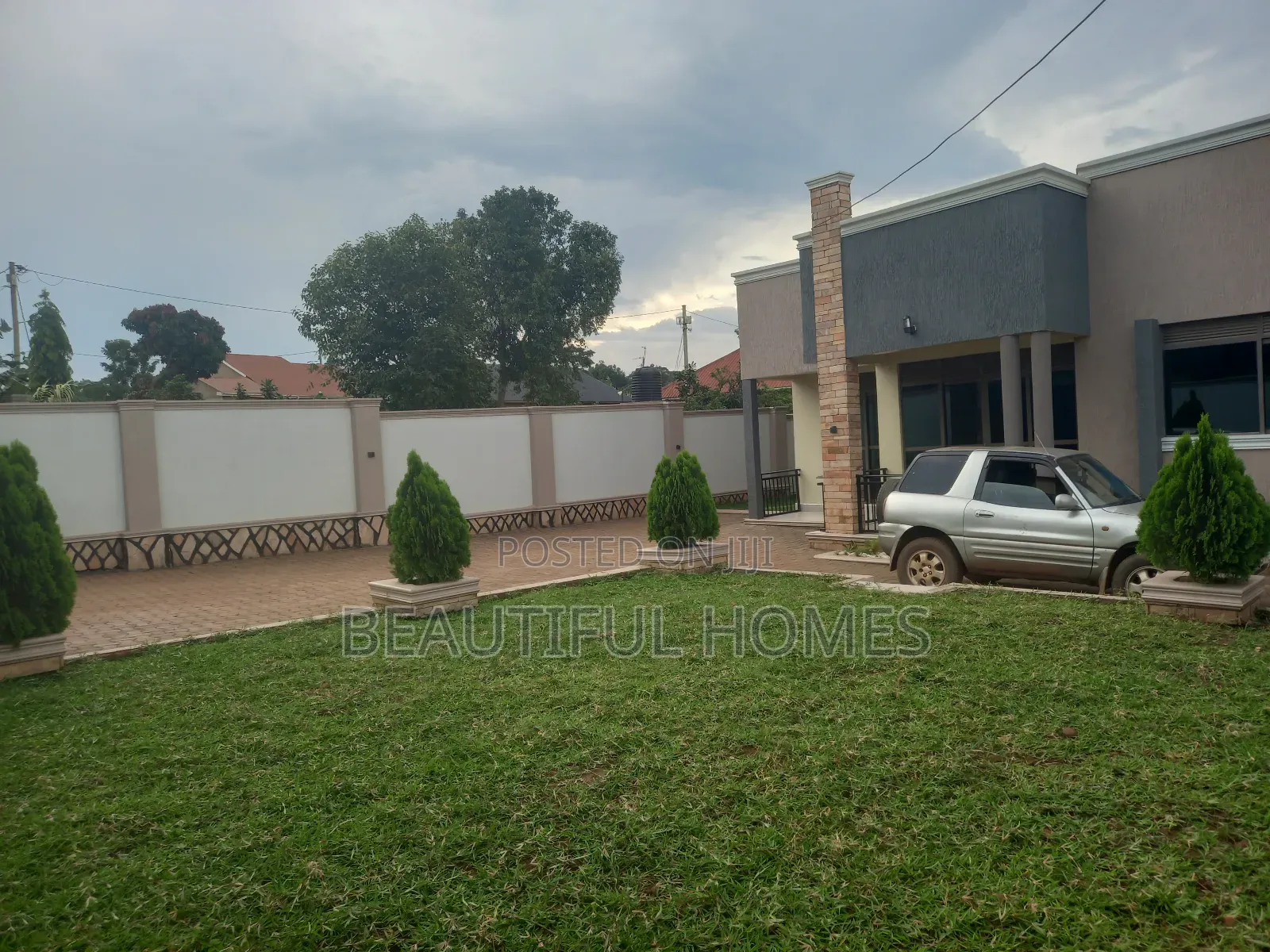 Furnished 4bdrm House in Kira for sale
